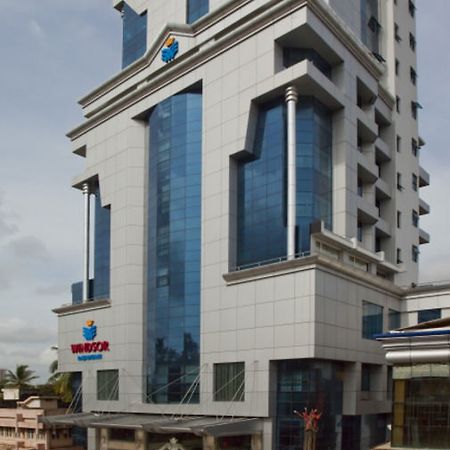 Windsor Rajadhani Hotel Thiruvananthapuram Esterno foto