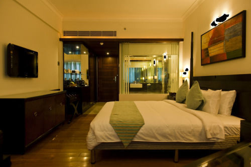 Windsor Rajadhani Hotel Thiruvananthapuram Esterno foto