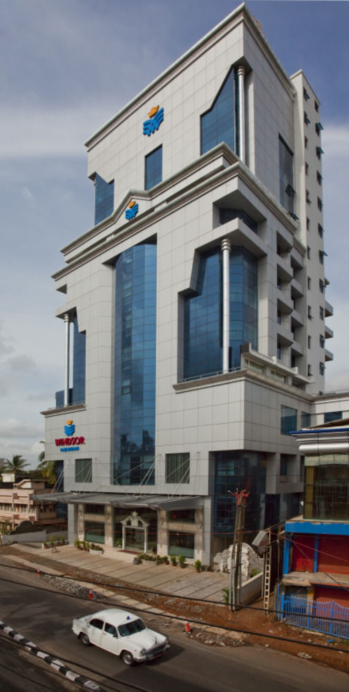Windsor Rajadhani Hotel Thiruvananthapuram Esterno foto