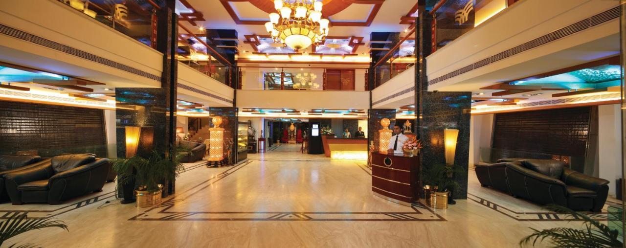 Windsor Rajadhani Hotel Thiruvananthapuram Esterno foto